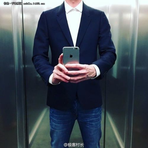 iPhone7原型机谍照曝光：苹果7摄像头变大正面无实体按键